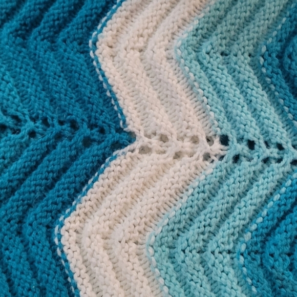Turquoise blue White Chevron Blanket, knit Afghan, Dorm Room Bedding - Picture 2 of 3